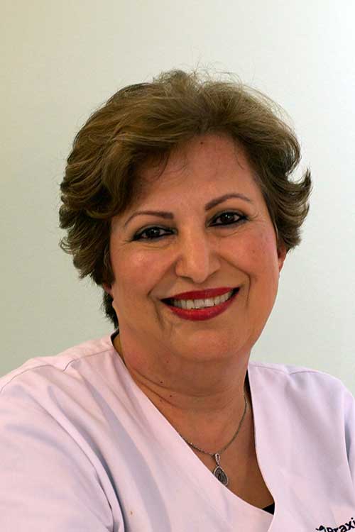 Frau Rahbari (Praxismanagerin)